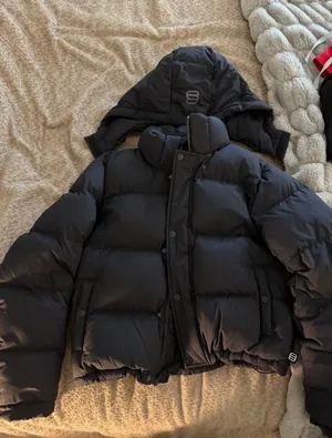 Aritzia Super Puff Shorth thumbnail 1