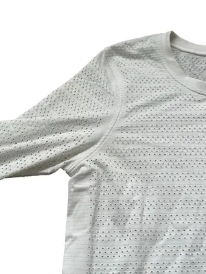 Lululemon Breeze By Long Sleeve Athletic Run Activewear Athleisure thumbnail 3