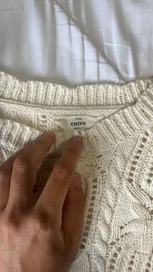 Entro Boutique Cream Sweater with Bows thumbnail 2