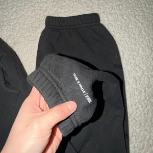 chloe x halle victoria’s secret sweatpants thumbnail 6