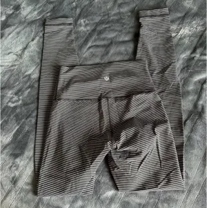Lululemon Leggings thumbnail 2