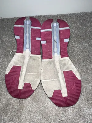On Cloud Running Shoes thumbnail 4