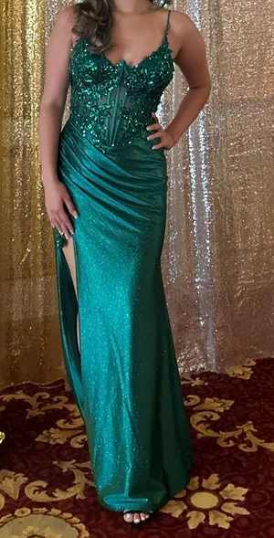 Boutique Green Sequin Prom Dress thumbnail 1