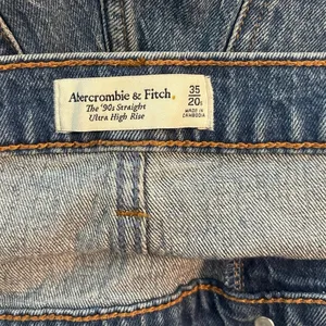 Abercrombie & Fitch A&F Plus Size 35 20 Short 90s Straight Ultra High Rise Jeans thumbnail 3