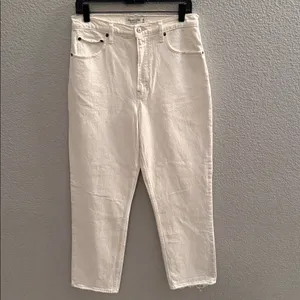 Abercrombie & Fitch 90s Straight Ultra High Rise White Frayed Hem Jeans Size 30 thumbnail 2
