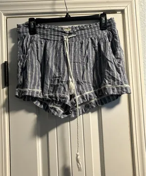 Roxy Shorts Women Large Blue White Striped Tassel Smocked Waist Beachy Woven thumbnail 1