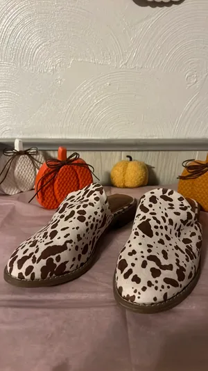 Cowhide slip on thumbnail 4