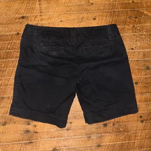 American Eagle 6 stretch black normcore basic shorts thumbnail 3