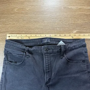 Abercrombie & Fitch Simone High Rise Ankle Jeans Women's 32 Black Raw Hem thumbnail 4