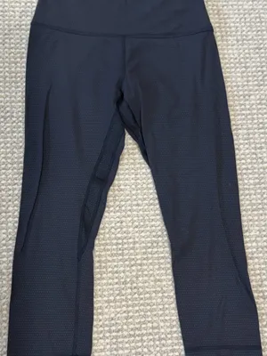 Lululemon Athletic Cropped 3/4 Dot Yoga Leggings Women’s Size 8 Black thumbnail 5