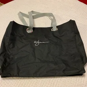 WYNN Las Vegas hotel black signature tote thumbnail 3