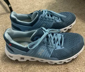 On Cloud Running Shoes thumbnail 1