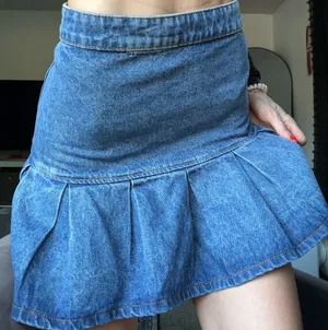 Lioness skirt thumbnail 1