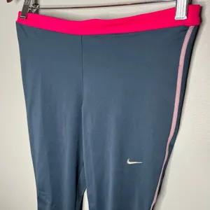NEW Nike Golf Tour Performance DRI-FIT Cropped Leggings Women's Small Grey Pink thumbnail 10