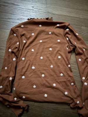 Le lis Turtleneck Floral Long Sleeve thumbnail 1