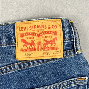 Levi’s 505 Cutoff Jean shorts
Size: 30 thumbnail 3