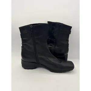 Women’s Clark’s Size 9.5 Black Leather Calf Flat Boots thumbnail 5