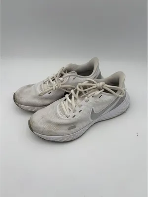 Nike Revolution 5 Woman’s 6.5 White and Gray Running Shoes Nike Sneakers thumbnail 5