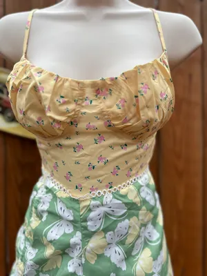 Cute floral crop/bralette top Size XS thumbnail 4