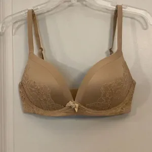 Victoria’s Secret bra size 34D thumbnail 3