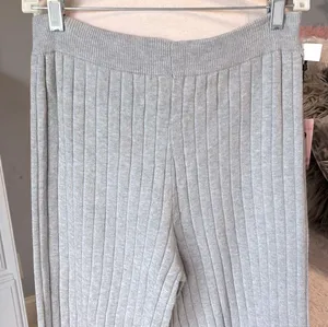 Gray Sweater Pants Comfy Ribbed New Size M thumbnail 3