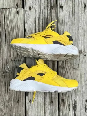Nike Huarache Run GS 'Yellow' Size 6y Women’s Size 7.5 thumbnail 2
