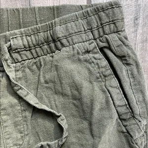 Old Navy Women's Olive Joggers thumbnail 3