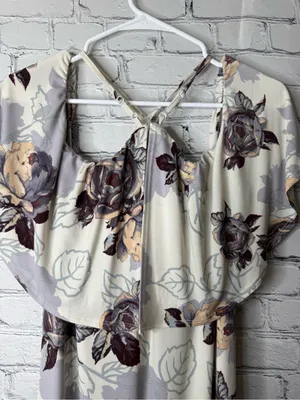 Sugar lips Floral Cold-Shoulder Maxi Dress in Cream and Gray thumbnail 14