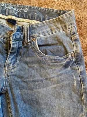 Y2K Amethyst Low rise Jeans Junior's Light Wash Blue Flare Denim Size 5 Bootcut thumbnail 3