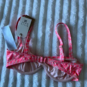 NWT Billabong Neon Pink Animal Print Olivia Bikini Top thumbnail 4