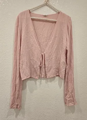 Brandy Melville Rare Europe ExclusiveTie Front Wide Sleeve Cardigan Light Pink S thumbnail 1