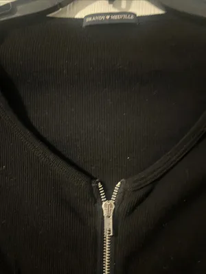 Brandy Melville Black Zip-Up Long Sleeve Crop Top thumbnail 3