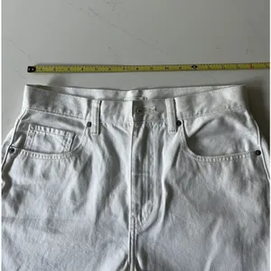 Uniqlo Jeans Women’s 28 White High Rise Denim Shorts thumbnail 6
