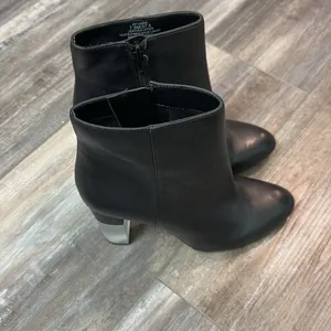 Enzo Angiolini Hadie Leather Block Heel Booties 7.5 thumbnail 5