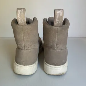 Dr. Martens Kamar Suede High Top Sneakers Women’s 8 Gray Taupe Perforated Boots thumbnail 5
