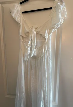 Hollister Saidie Short Sleeve Tie Back Midi Dress thumbnail 5