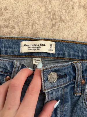 Jeans thumbnail 2