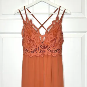 Bella Ella NWT Find Your Voice Lace‎ Maxi Dress Small thumbnail 3