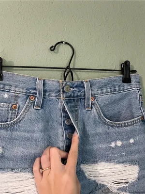 Levi’s 501 High Rise Distressed Denim Jean Shorts Size 27 thumbnail 8
