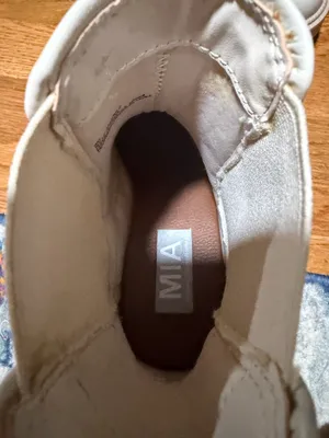 Boots  thumbnail 3