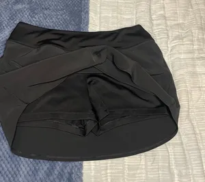 PINK Victoria’s Secret Black Athletic Skort – Size L thumbnail 1