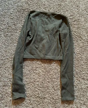 Altar'd State cropped long sleeve thumbnail 3