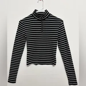 The Oct Tee Collection Size S Striped Mock Neck Zip Front Long Sleeve Top(A343)✨ thumbnail 4