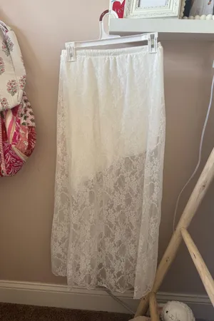 NWT White Lace Skirt with Shorter Skirt Underneath thumbnail 1