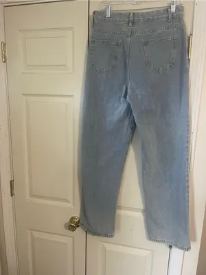 Source Unknown Light Wash Straight Leg Jeans thumbnail 2