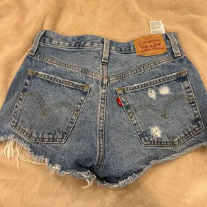 Levi’s Shorts thumbnail 3