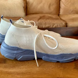 White Stretch Knit Sneakers Size 8.5 thumbnail 2