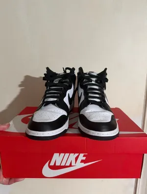 Nike Dunk High Black White thumbnail 2