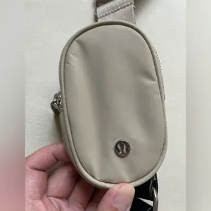 Lululemon Crossbody with Nano Pouch 2L - Trench thumbnail 5