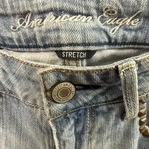 AMERICAN EAGLE Women’s Skinny Stretch Jeans SIZE 8R Studded Trim Distressed thumbnail 4